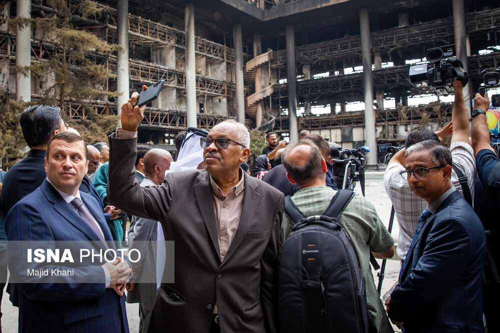 بازدید سفرای کشورهای خارجی از ساختمان شیشه‌ای صداوسیما