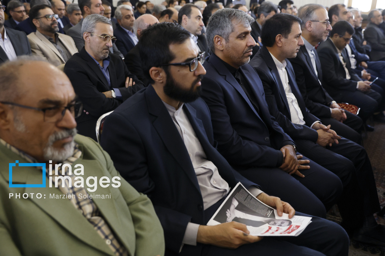 رونمایی از سردیس شهید امیرعبداللهیان در وزارت خارجه