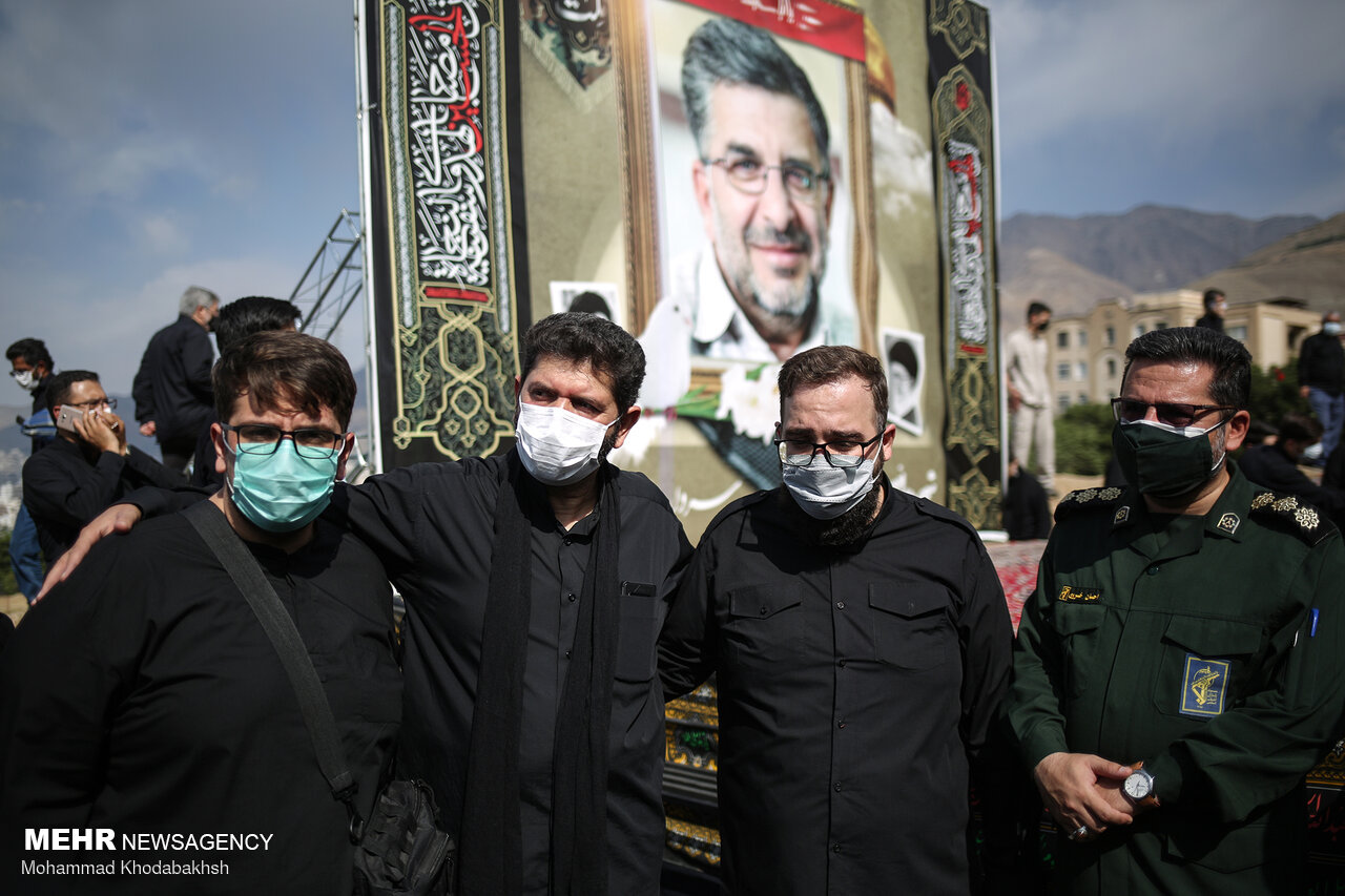  تشییع پیکر سردار مدافع حرم شهید فرزانه