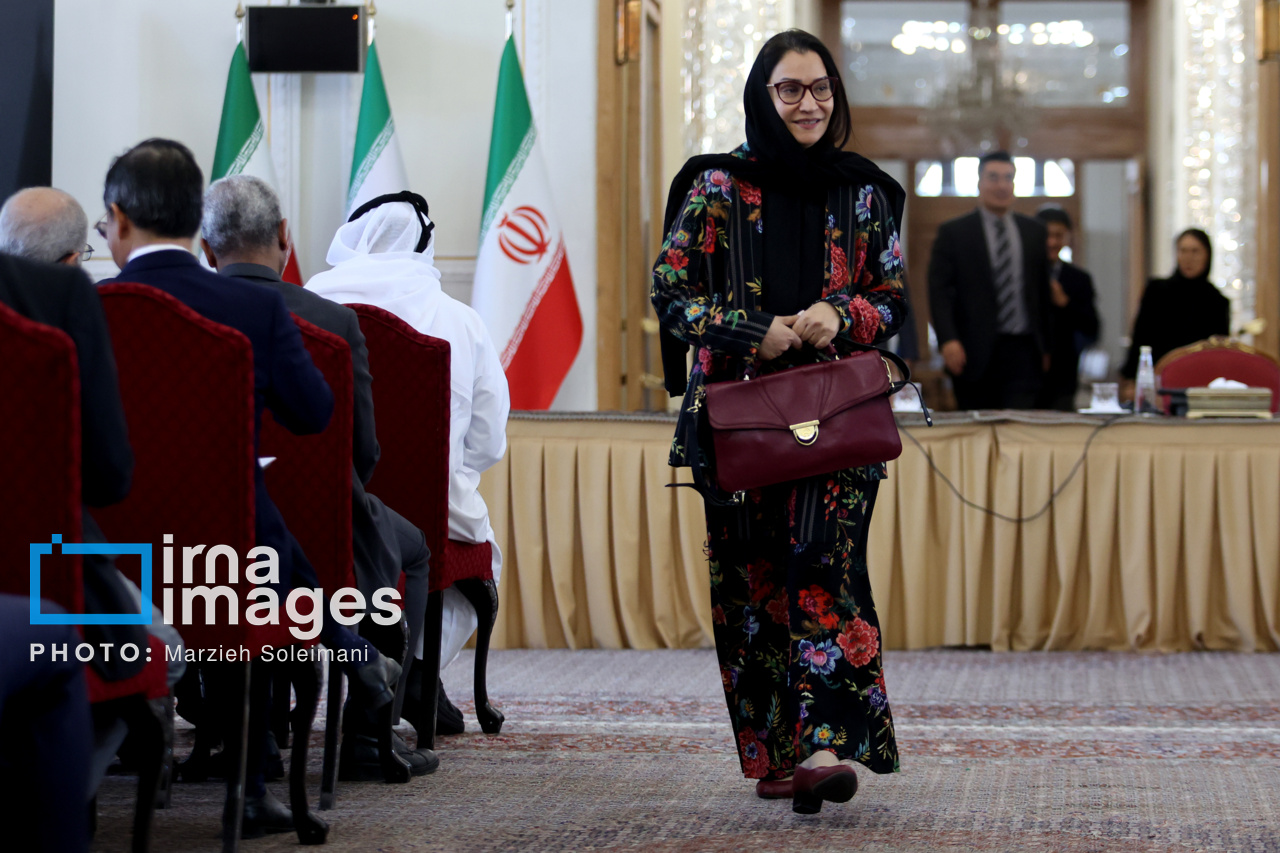 نشست وزیر امور خارجه با سفرا