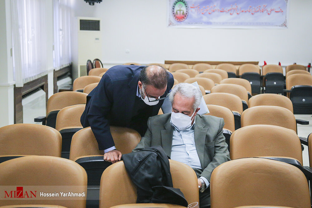 جلسه دادگاه کروز