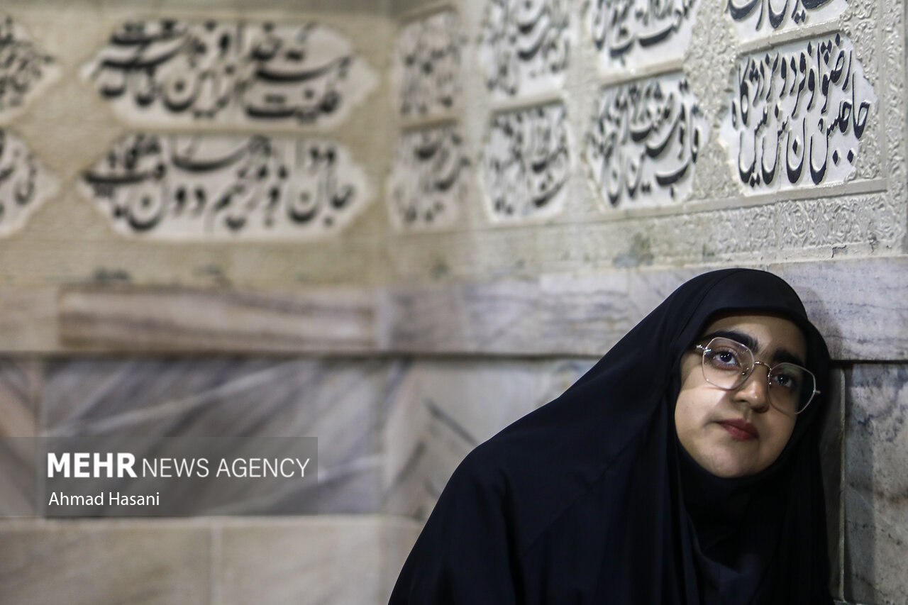 شب شهادت امام جعفر صادق (ع) در حرم امام رضا (ع)