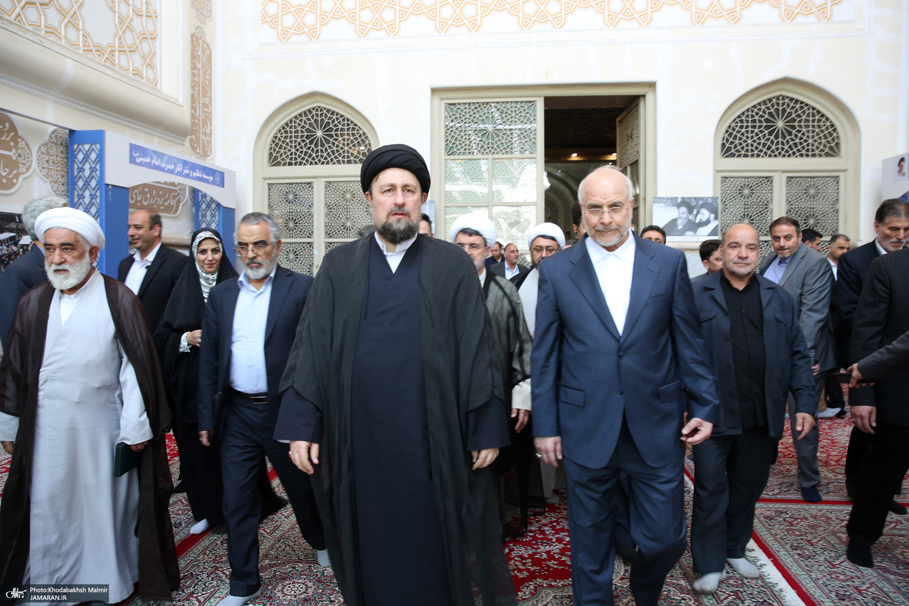 بازدید قالیباف از نمایشگاه عکس امام خمینی (س)
