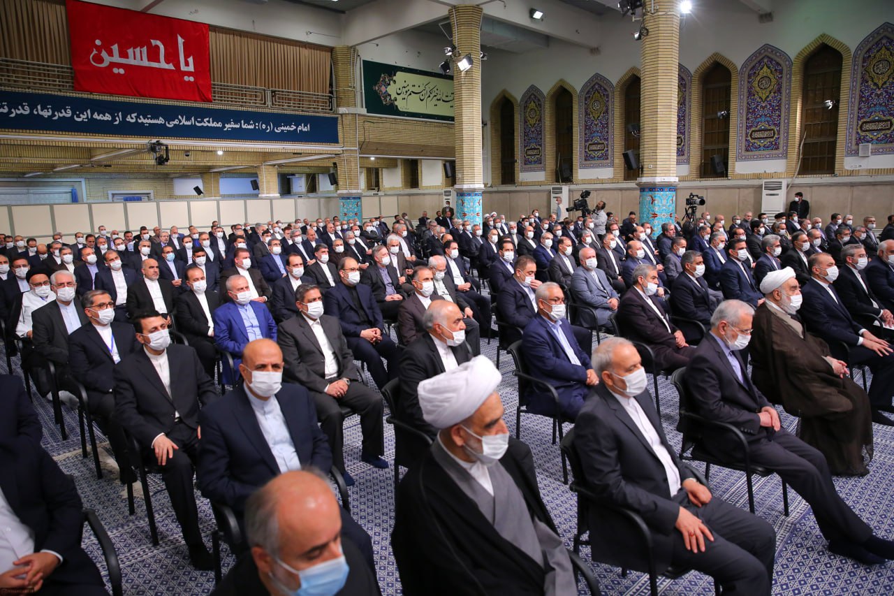 دیدار مسئولان وزارت خارجه و سفیران ایران با رهبر انقلاب