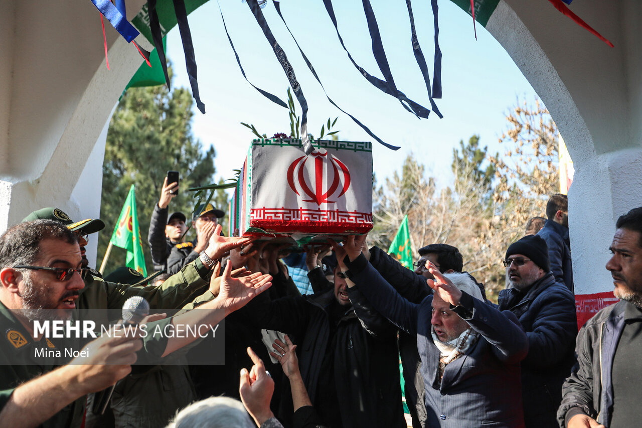 تشییع پیکر مطهر ۳۰۰ شهید گمنام دفاع مقدس در سراسر کشور