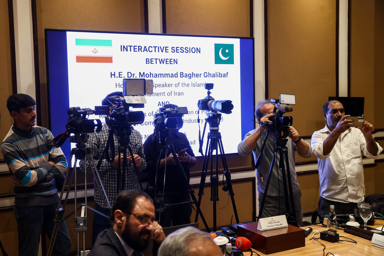 نشست اعضای فدراسیون اتاق‌های بازرگانی پاکستان با  قالیباف 