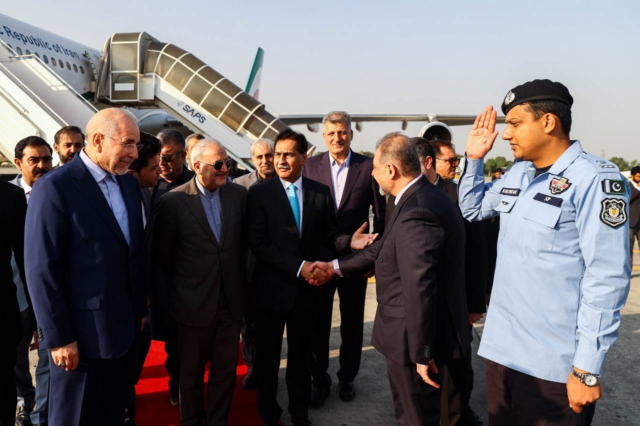 استقبال از قالیباف و هیئت پارلمانی همراه در بدو ورود به اسلام‌آباد - پاکستان