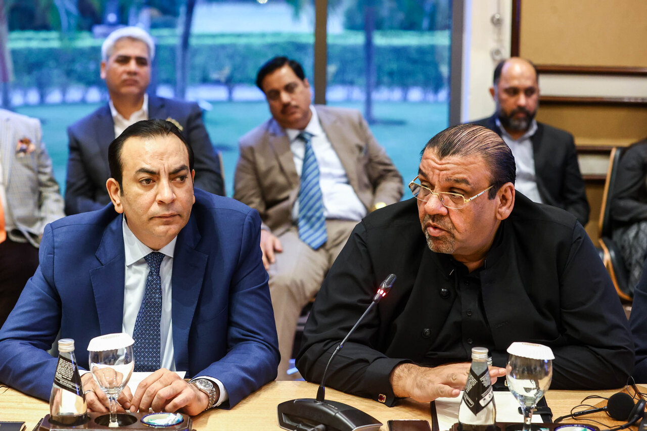 نشست اعضای فدراسیون اتاق‌های بازرگانی پاکستان با  قالیباف 