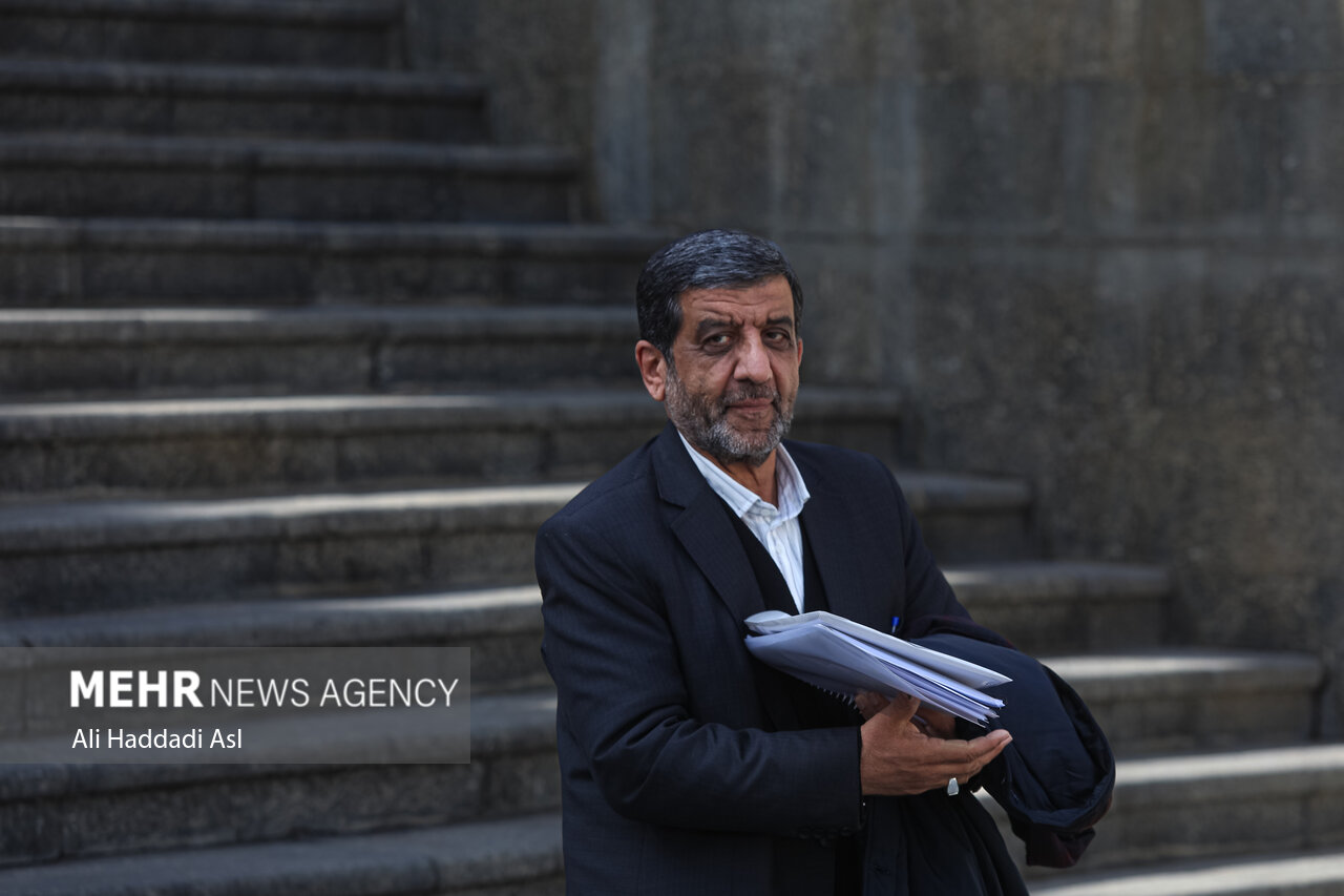 حاشیه جلسه هیئت دولت