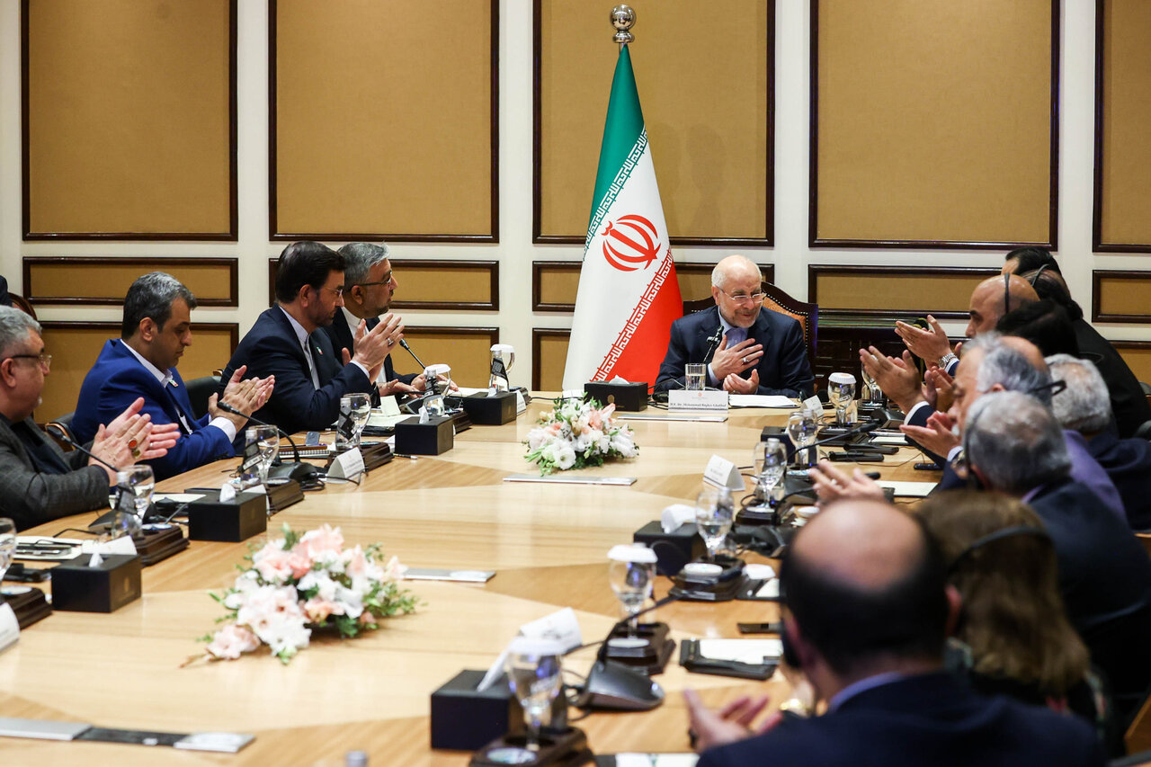 نشست اعضای فدراسیون اتاق‌های بازرگانی پاکستان با  قالیباف 