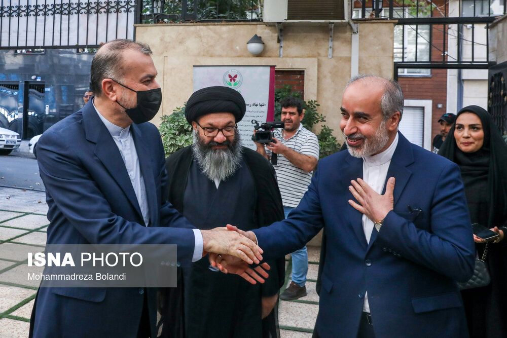 بازدید وزیر خارجه از خانه بیماران پروانه‌ای