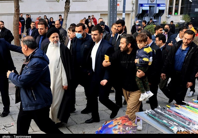 سرزده و بدون تشریفات رئیسجمهور در بازار سنندج