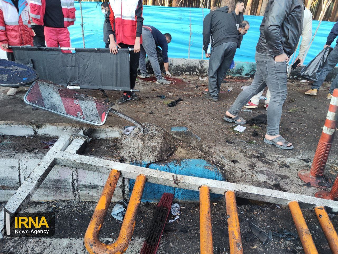 صاویری دردناک از محل حادثه انفجار تروریستی در مسیر گزار شهدای کرمان