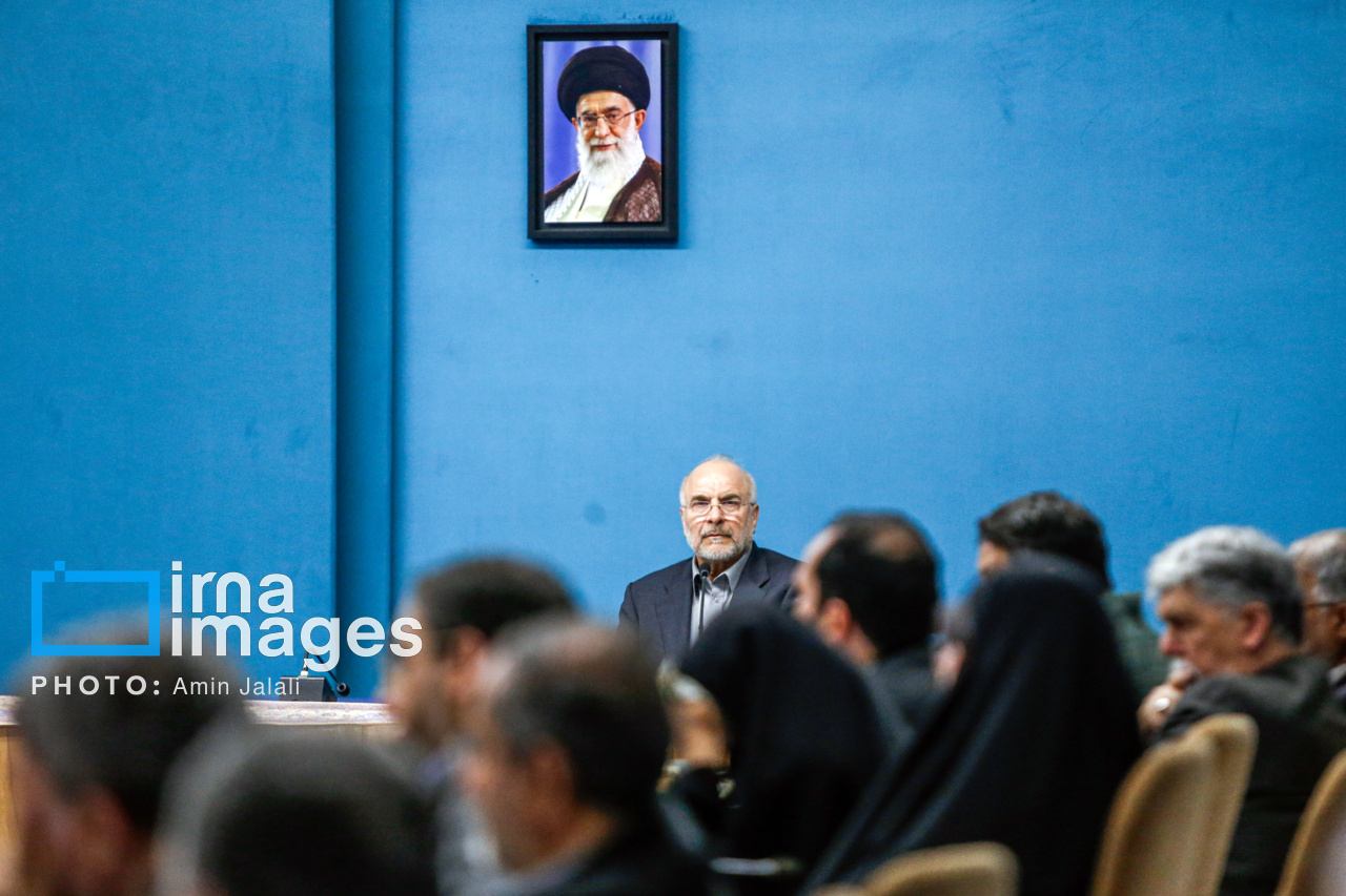 جلسه شورای عالی انقلاب فرهنگی