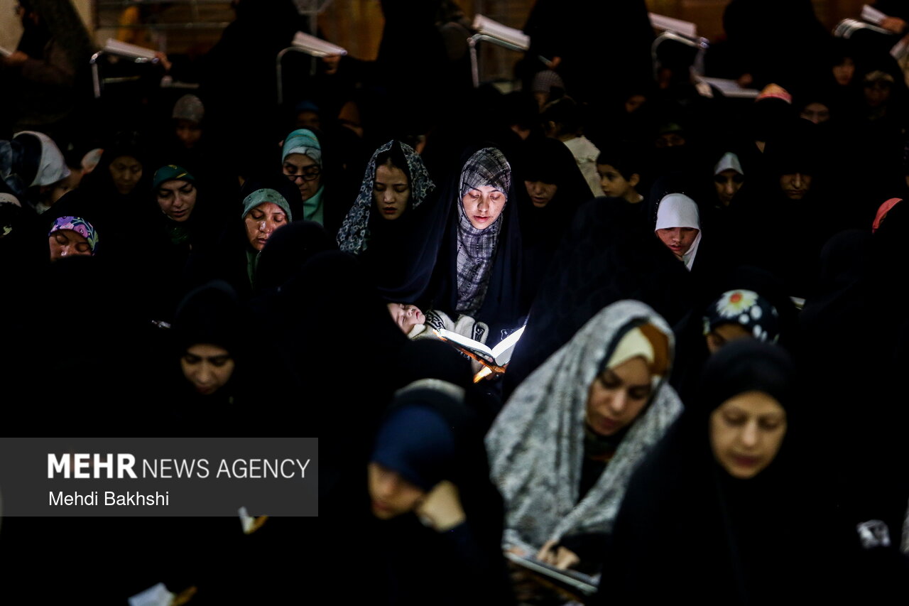 ترتیل‌خوانی قرآن در حرم حضرت معصومه(س)