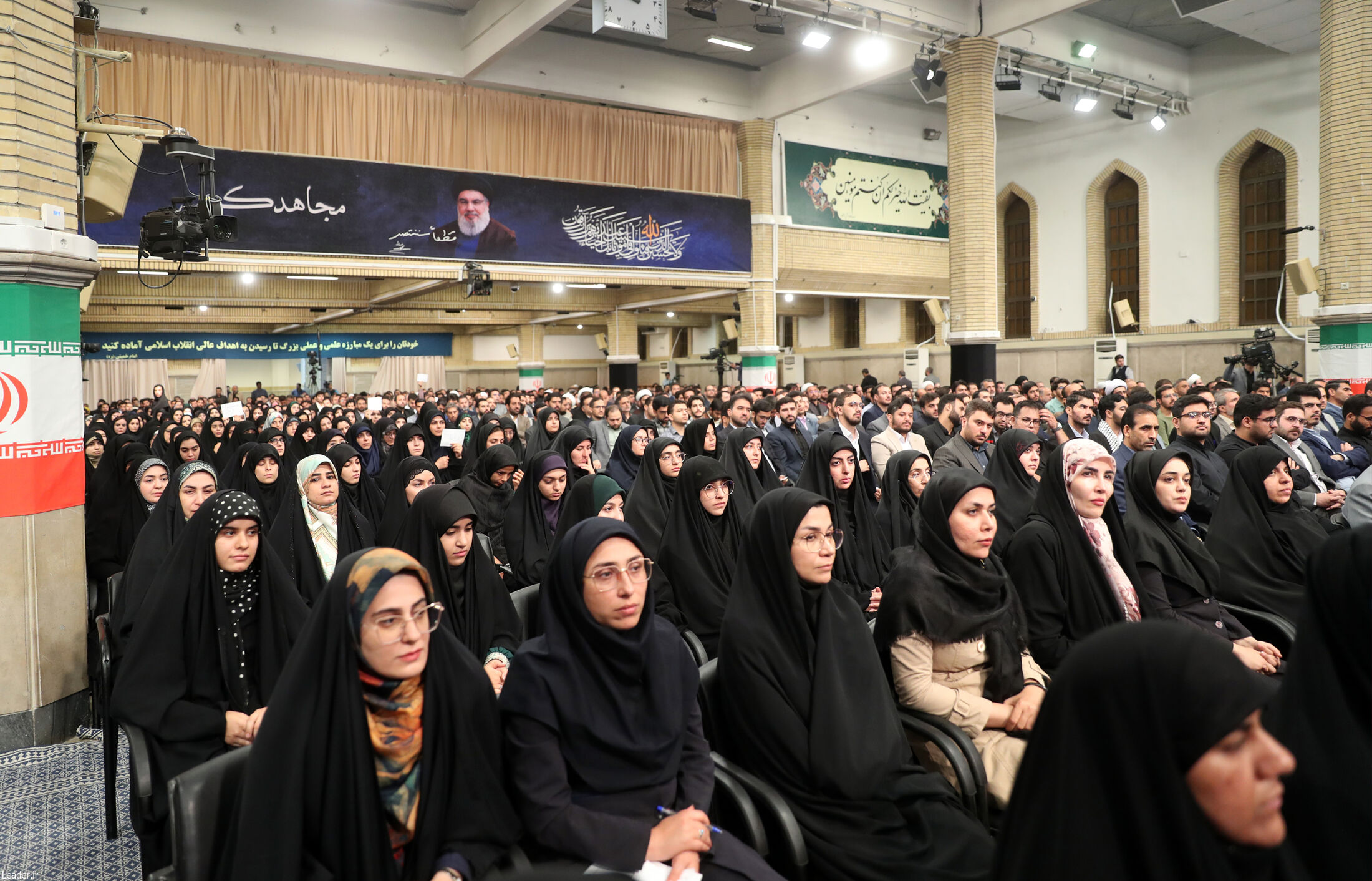 دیدار جمعی از نخبگان با رهبر انقلاب
