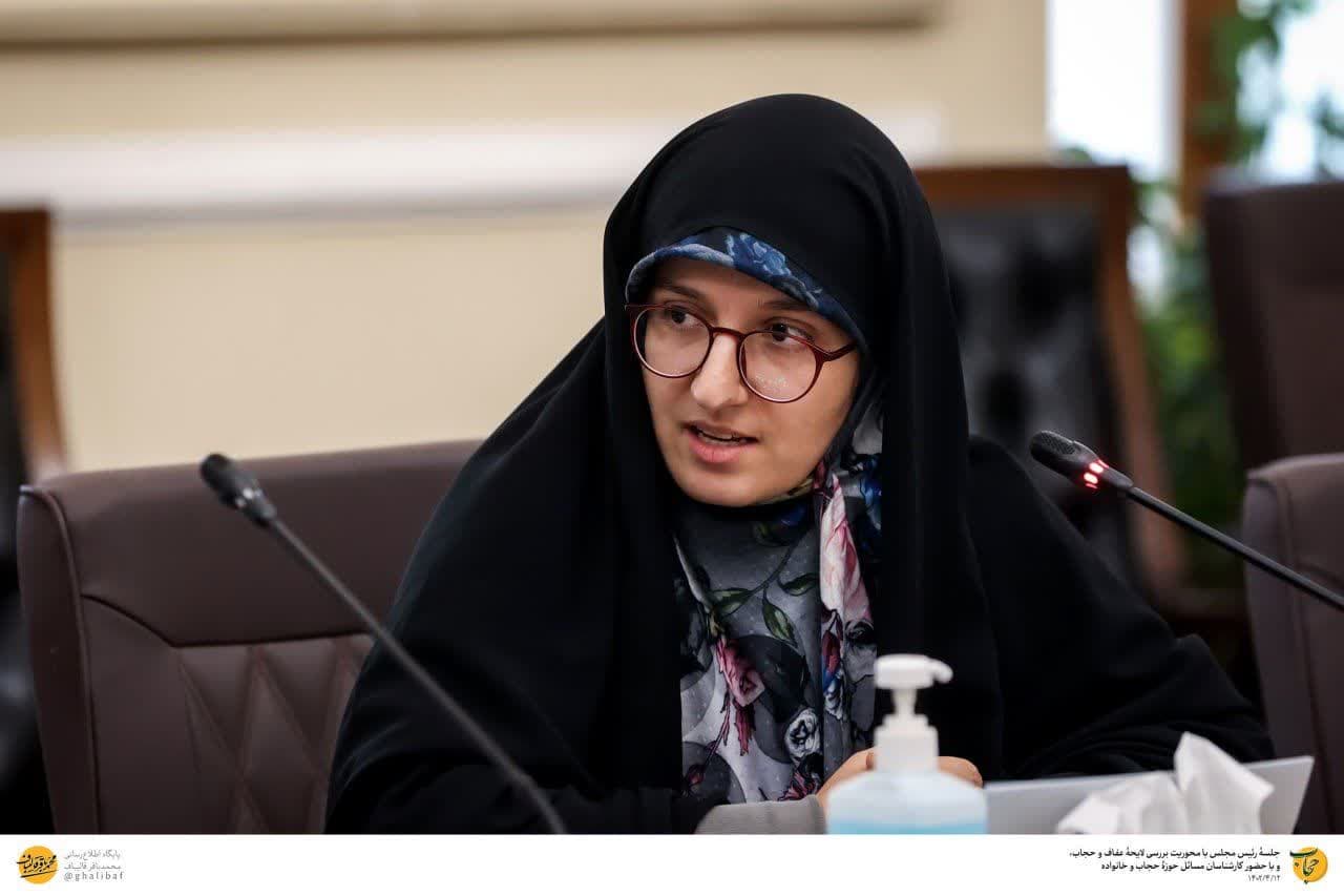 گزارش تصویری نشست قالیباف با حضور کارشناسان مسائل حوزۀ حجاب و خانواده