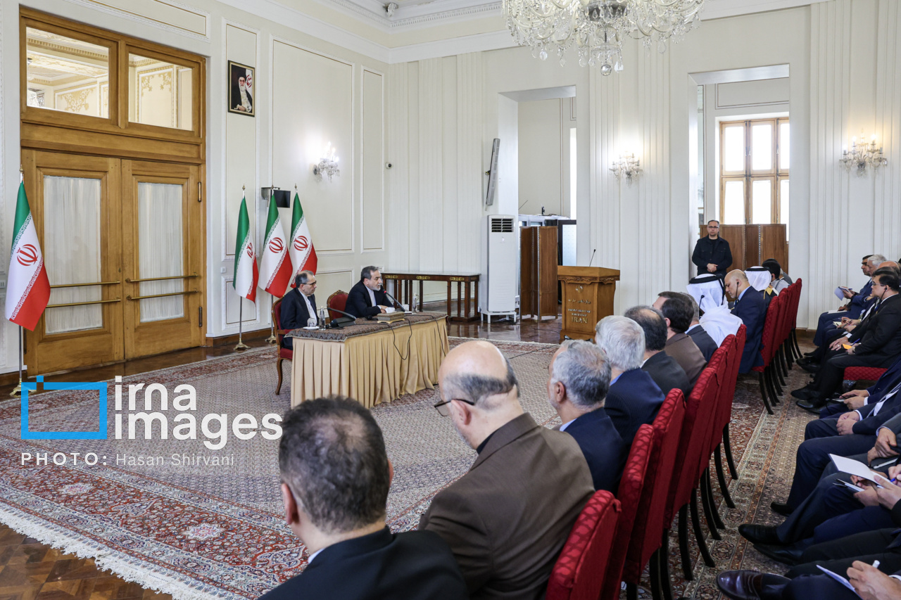 نشست وزیر امورخارجه با سفرای کشور های خارجی