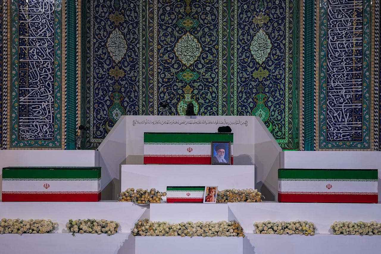 مراسم وداع در مصلی تهران