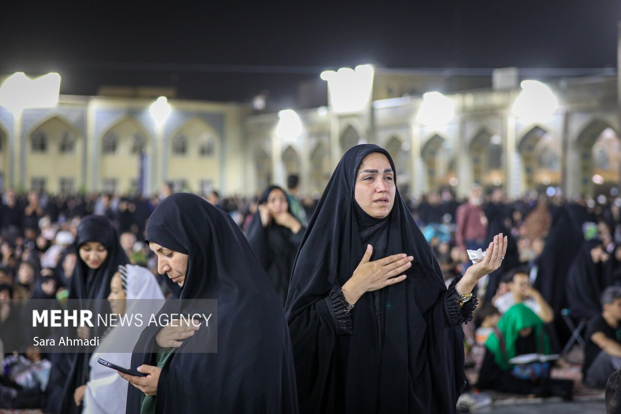 شب شهادت امام رضا(ع) در حرم مطهر رضوی