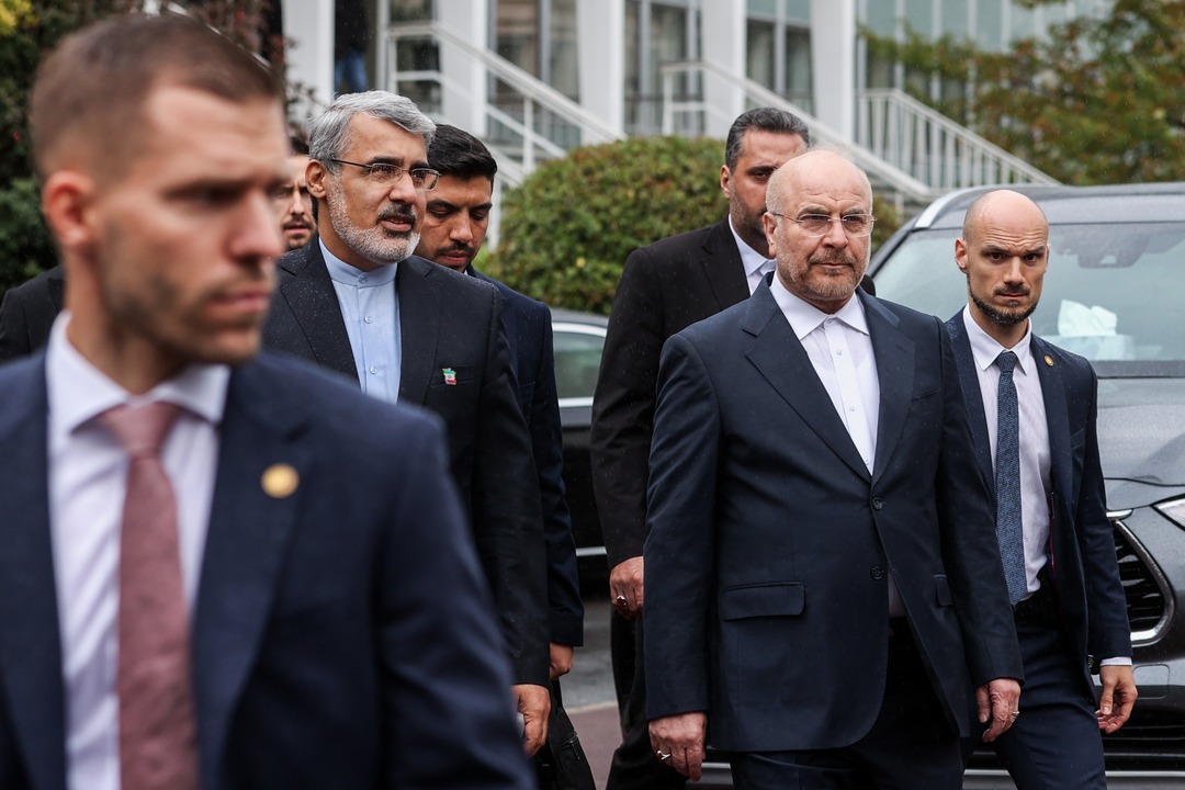 لحظاتی پیش از ورود محمدباقر قالیباف به محل اجلاس IPU در ژنو