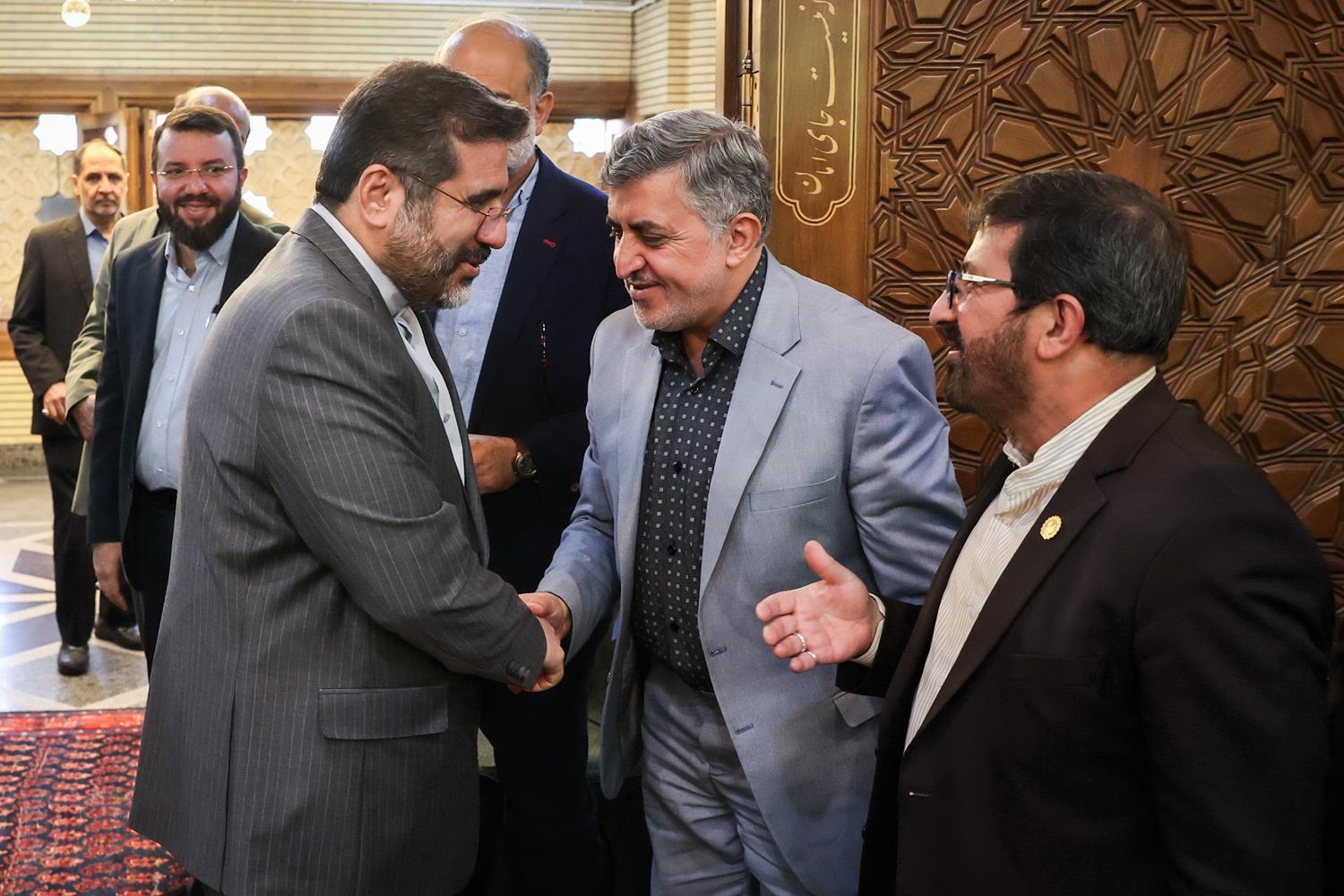 حضور قالیباف در مراسم ترحیم استاد سیدرضا مؤید