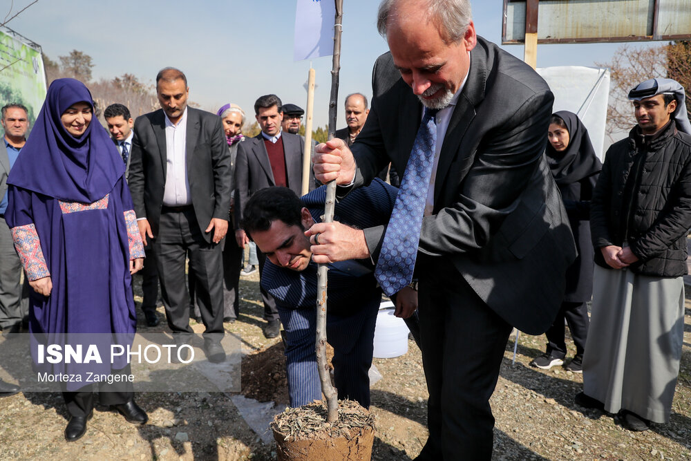 مراسم روز درختکاری با حضور رییس سازمان محیط زیست