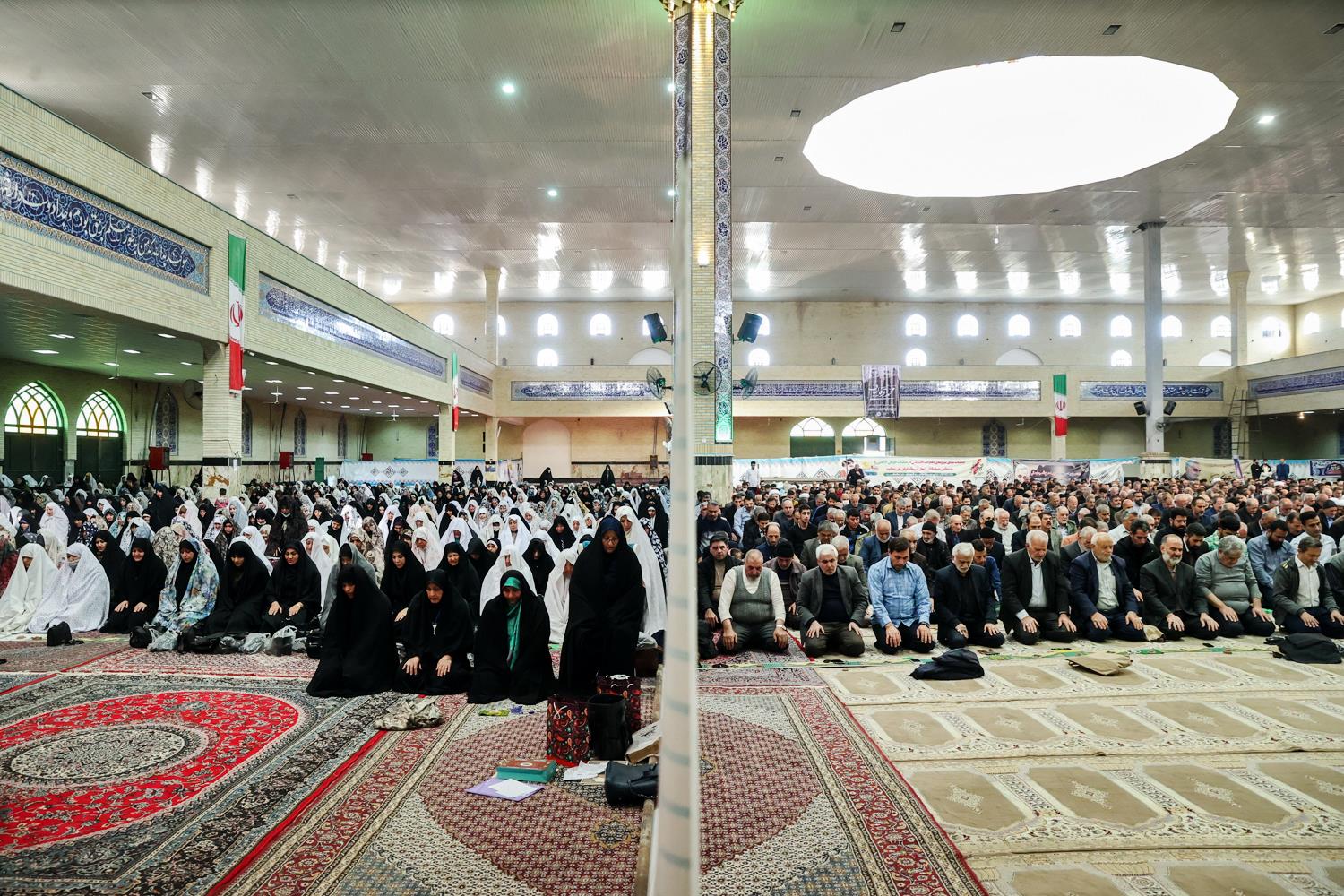 حضور قالیباف در نماز جمعه اسلامشهر 