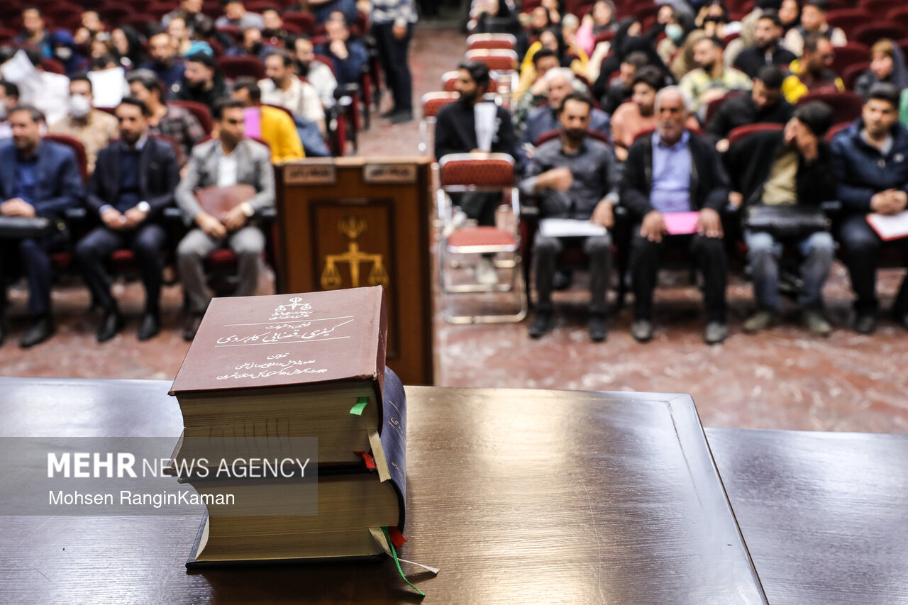 اولین جلسه رسیدگی به پرونده کوروش کمپانی