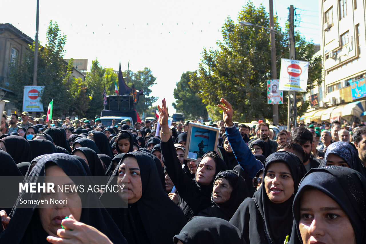 تشییع پیکر شهید پدافند هوایی «سجاد منصوری»