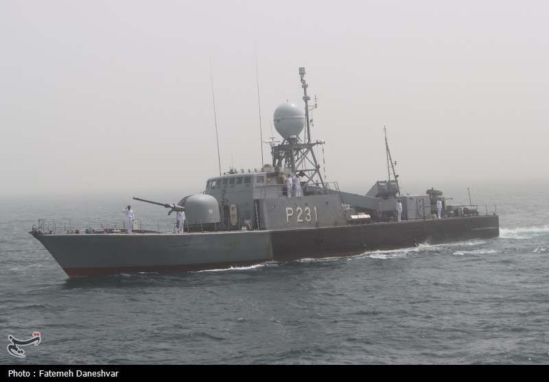 رژه اقتدار بیخ گوش نظامیان آمریکایی در خلیج فارس