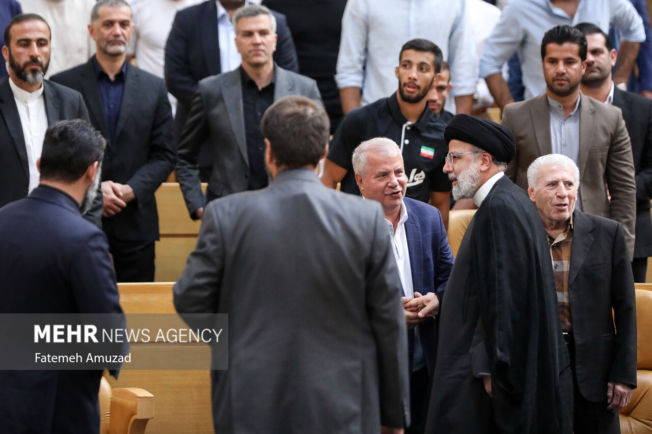 تجلیل از قهرمانان و مدال آوران ورزش با حضور رئیسی