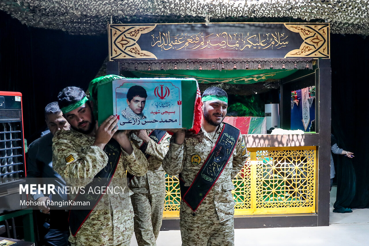 مراسم وداع با پیکر مطهر شهید محمدحسن زارعی