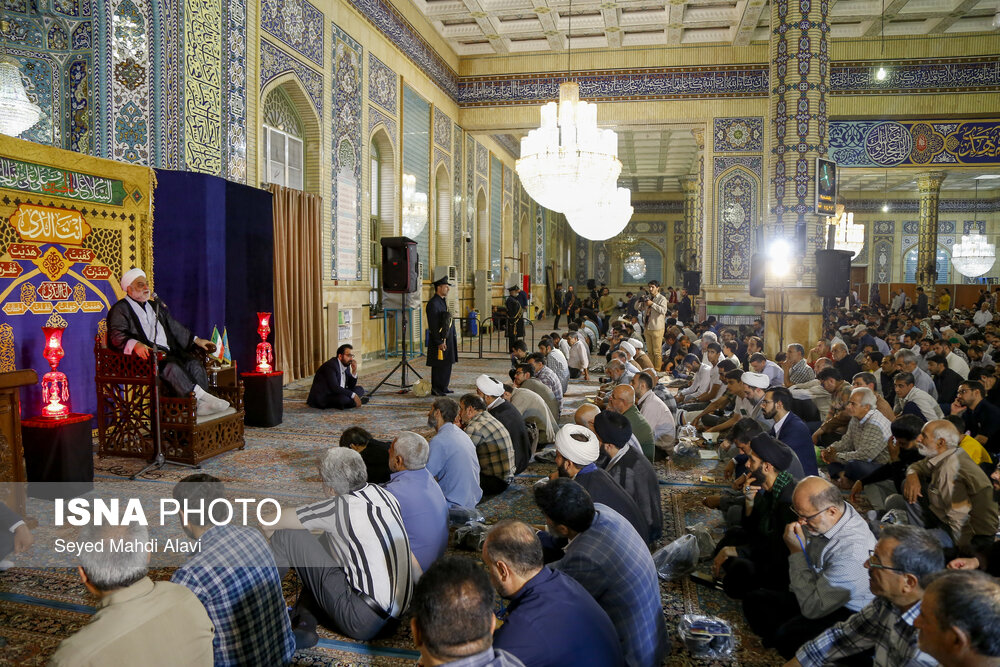 دعای عرفه در مسجد جمکران