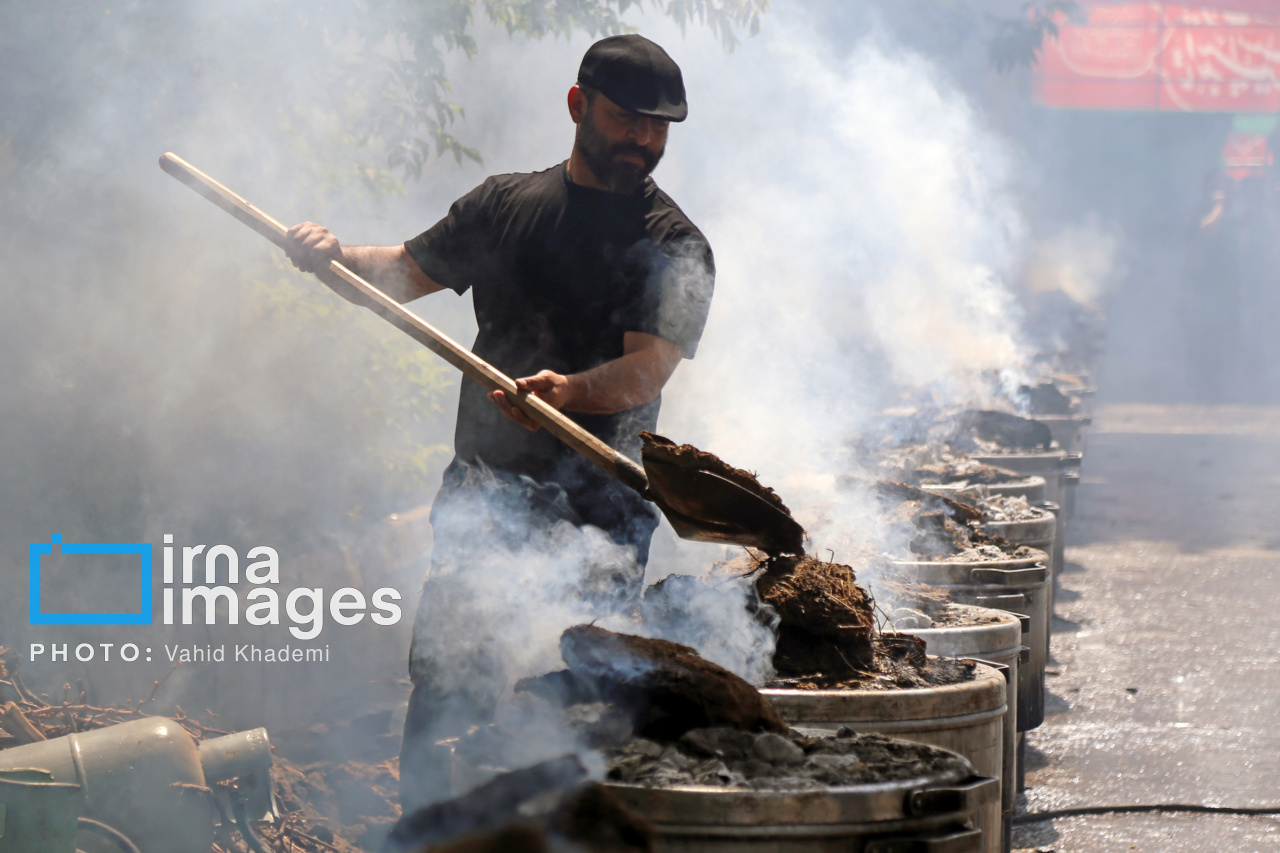 طبخ و توزیع ۷۲ دیگ غذای نذری