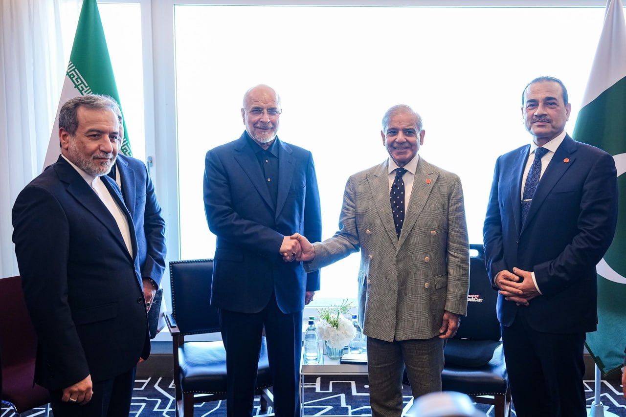 دیدار نخست وزیر پاکستان با قالیباف