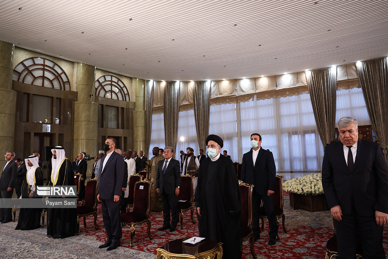 دیدار سفرا و کارداران کشورهای اسلامی با رئیس جمهور