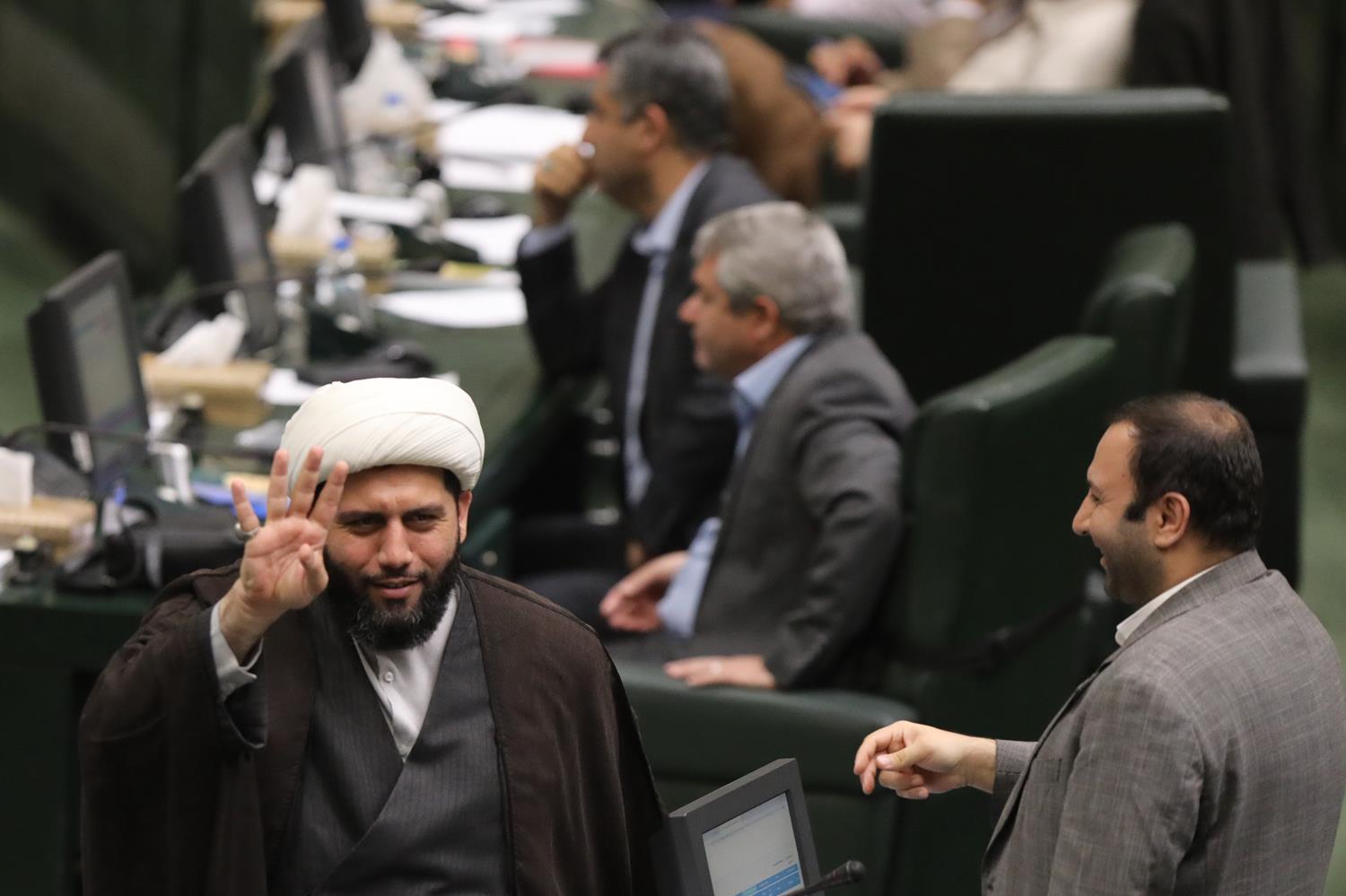 نشست بررسی برنامه هفتم توسعه در صحن علنی مجلس 