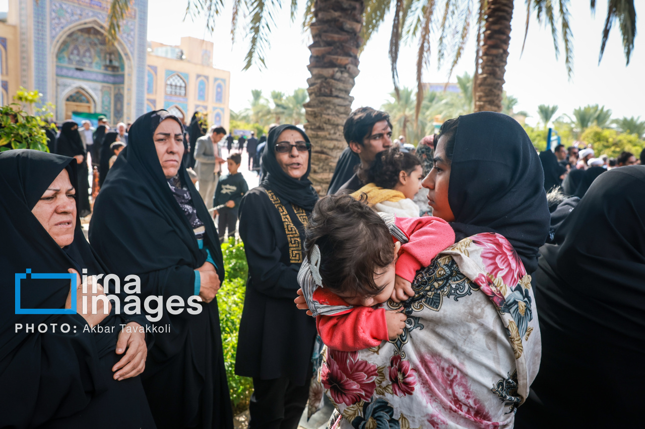 قالیباف و مسئولان در چهلم جان‌باختگان حادثه معدن طبس