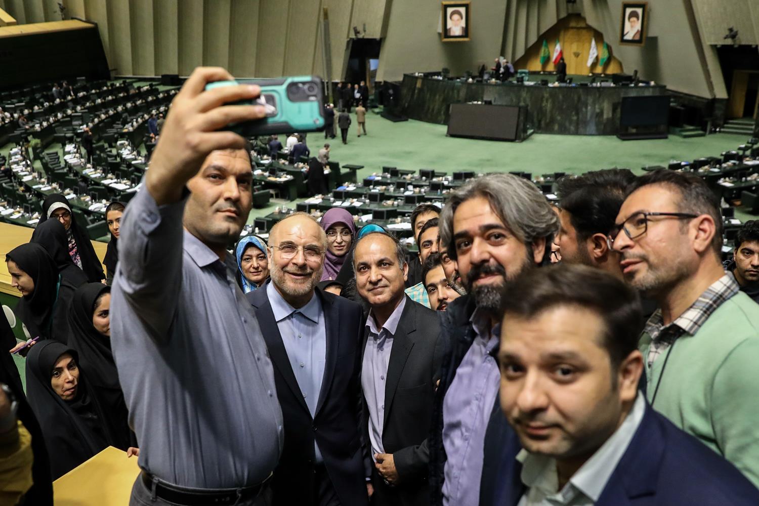 حضور قالیباف در جمع خبرنگاران پارلمانی