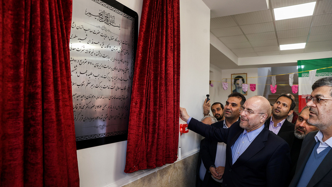  افتتاح دو مجموعه آموزشی در میبد و اردکان با حضور قالیباف 