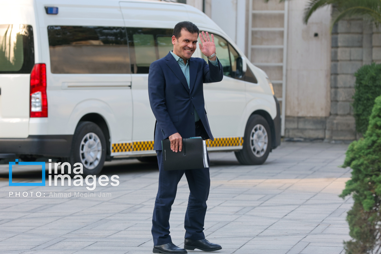 اعضای هیأت دولت در جمع خبرنگاران - ۵ مرداد ۱۴۰۴