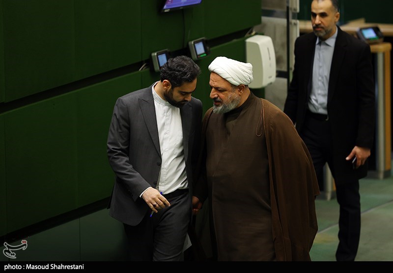 جلسه استیضاح وزیر اقتصاد با حضور رئیس جمهور