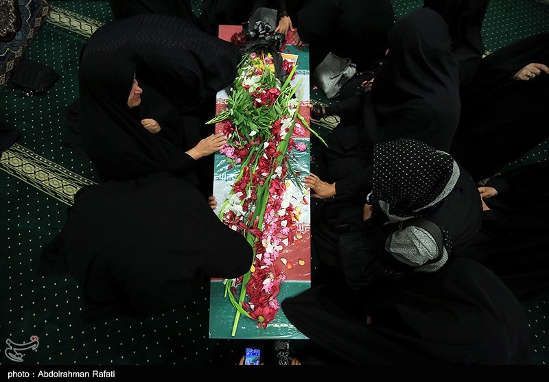 مراسم وداع با پیکر شهید احمد ظفری در همدان