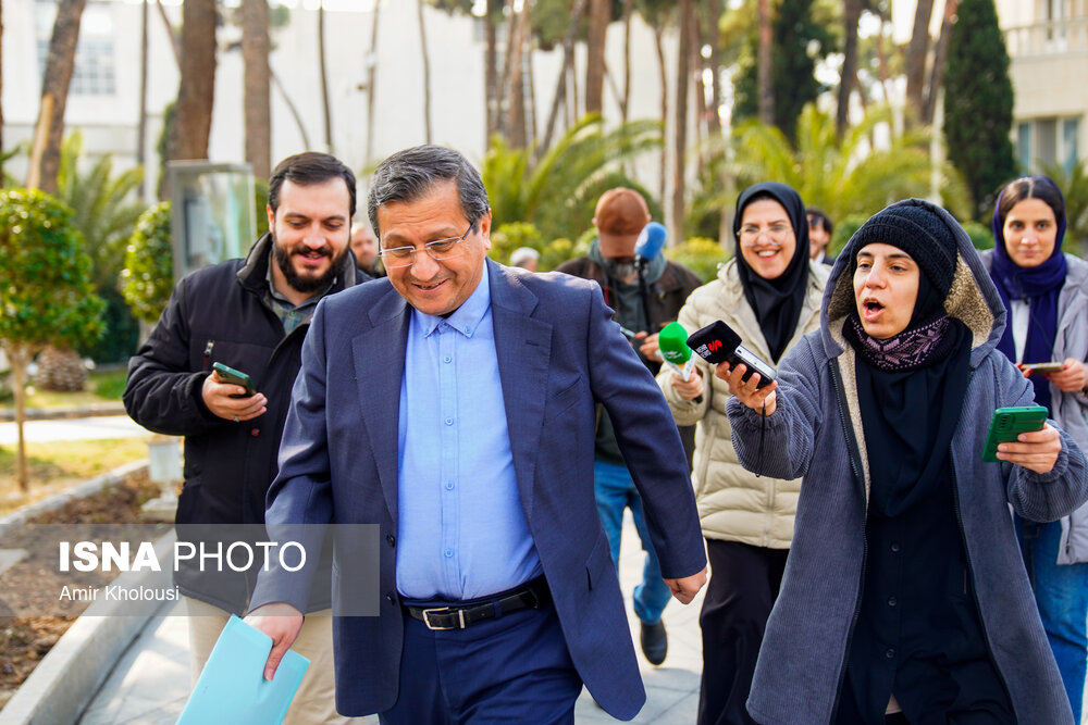 اعضای هیئت دولت در جمع خبرنگاران