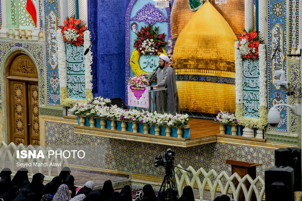 اجتماع بزرگ دختران دانشجو در قم