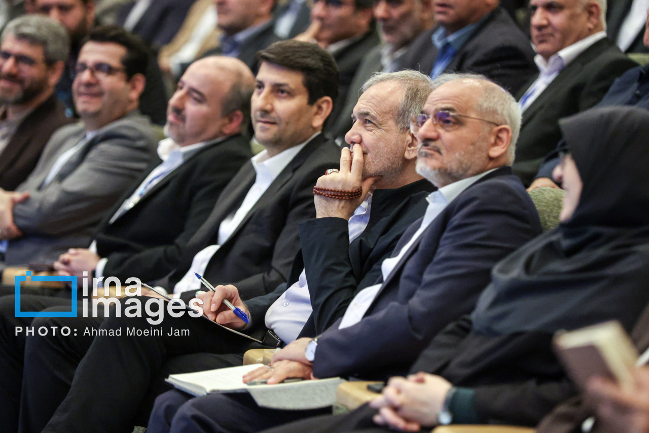 همایش روز جهانی ارتباطات با حضور پزشکیان