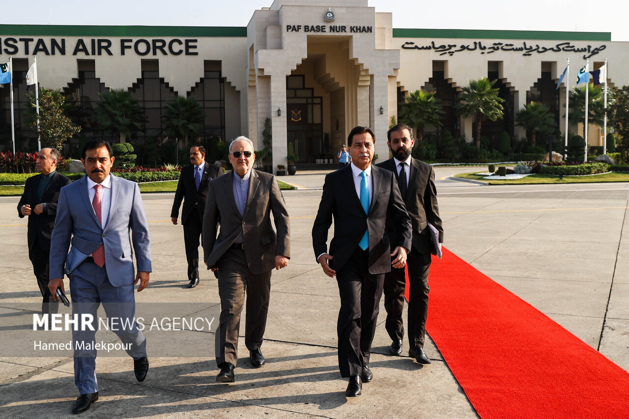 اولین روز سفر رئیس مجلس به پاکستان