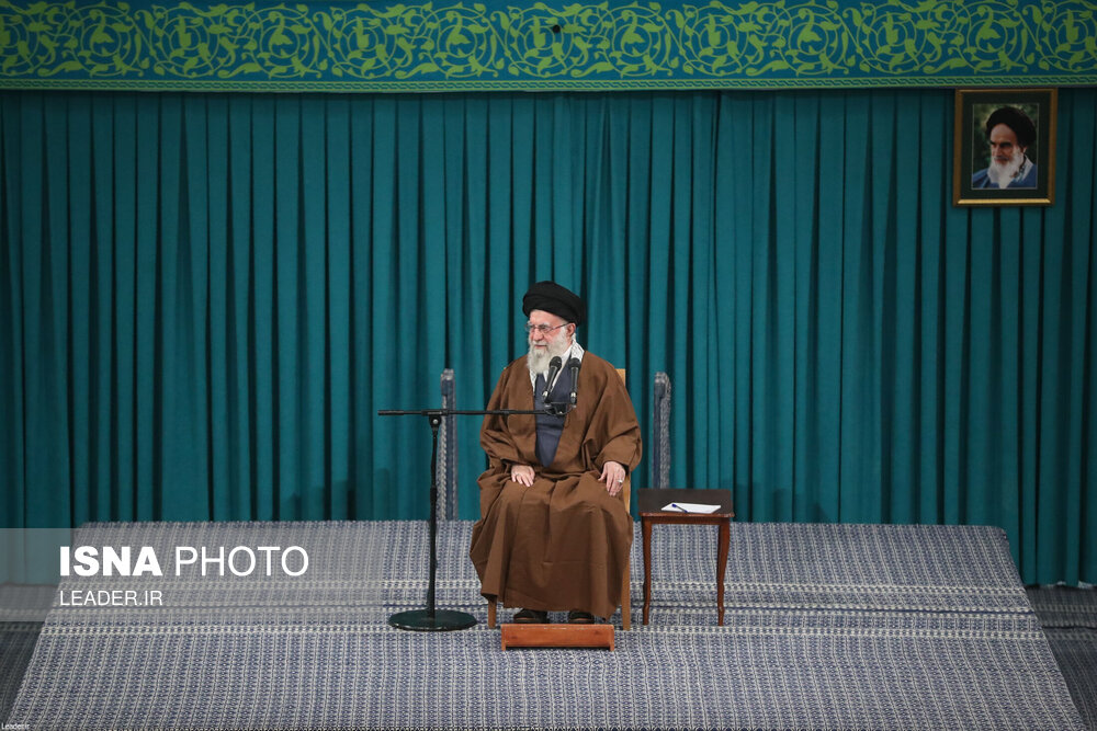  دیدار هزاران نفر از زنان و دختران با رهبر انقلاب