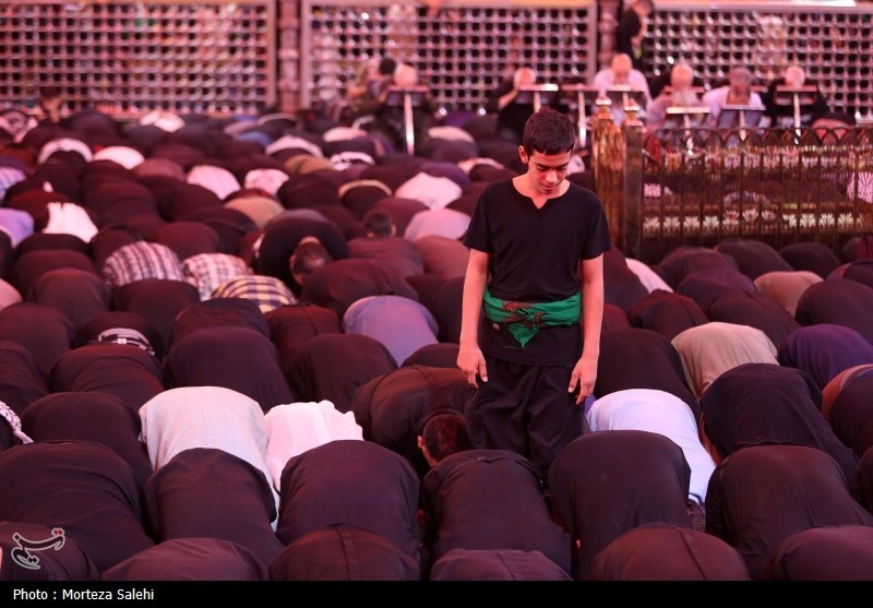 حرم مطهر امام حسین (ع) در شب اربعین